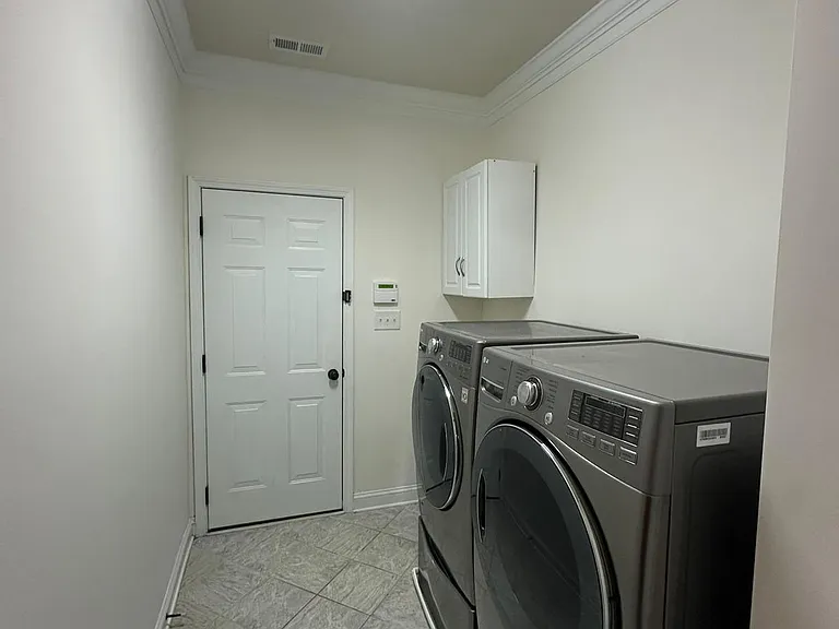 404 Shorehouse Way — Photo 32