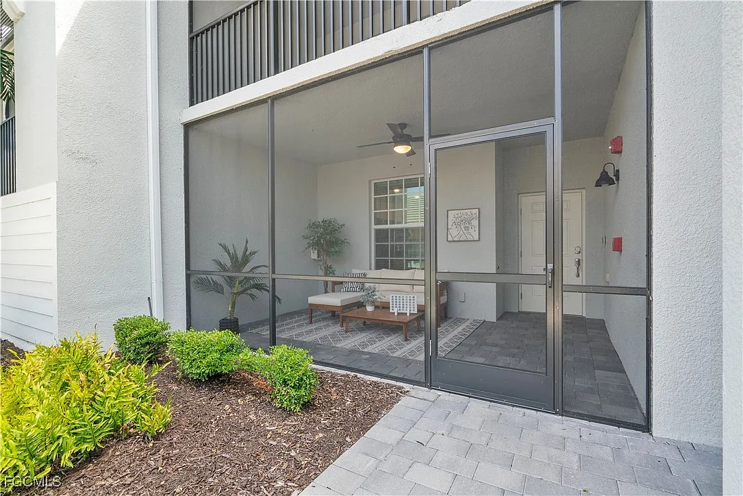 2 bed, 2.0 bath, 1569 sqft, $6,000 — Photo 3