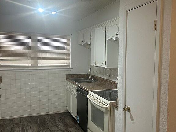 4th image of 1708 E 50th St