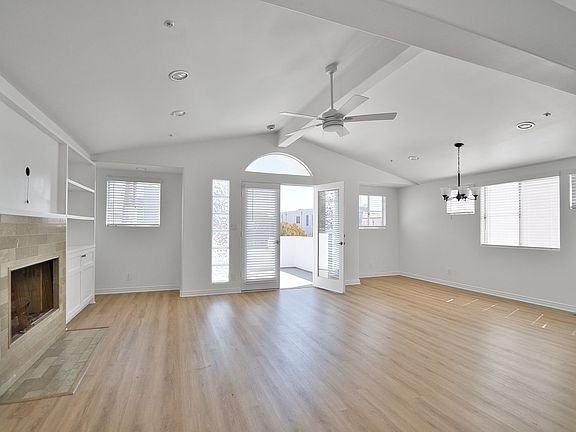 3rd image of 441 Marine Ave #A