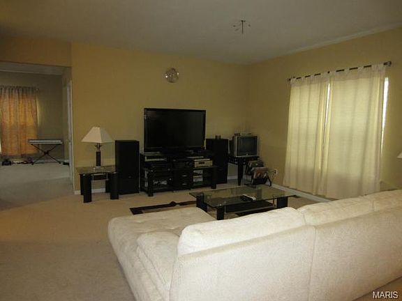 4th image of 3836 Blow St