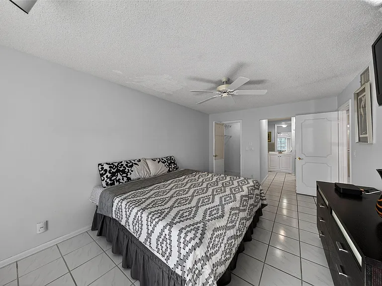 6253 Bay Club Dr #1 — Photo 24
