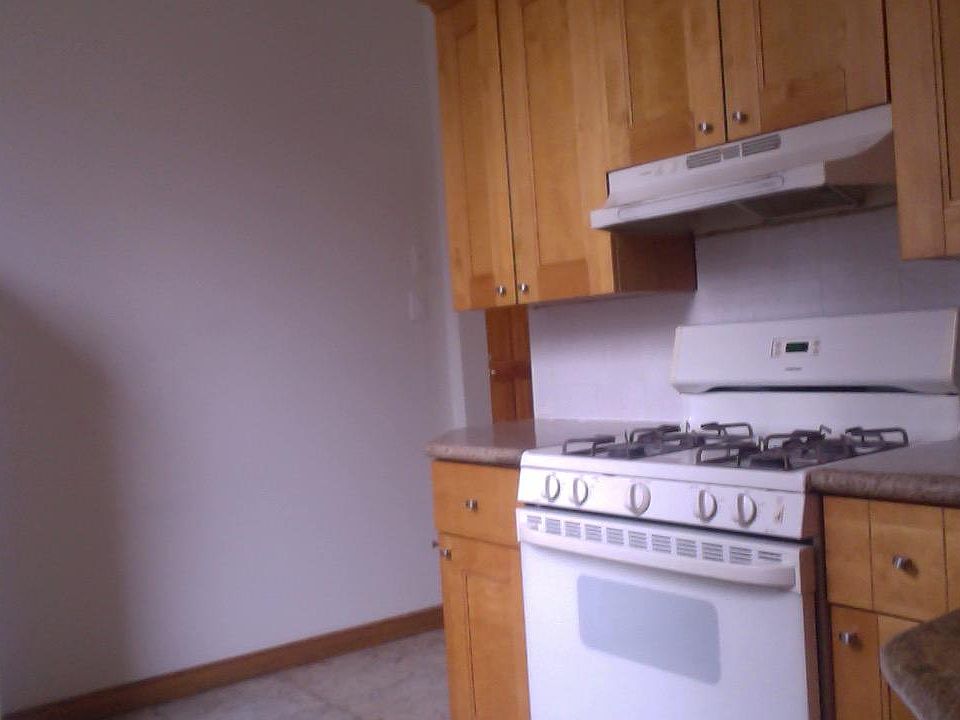 2nd image of 516 Woodward Ave #1