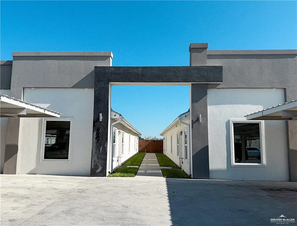 2 bed, 2.0 bath, 4322 sqft, $1,150 — Photo 1