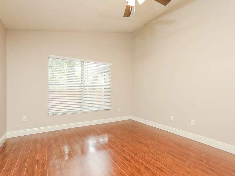 813 Shell Ln — Photo 8