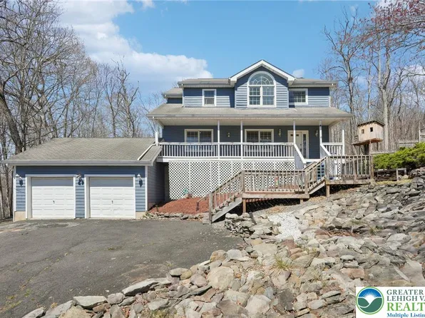 360 Eastshore Dr, East Stroudsburg, PA 18301