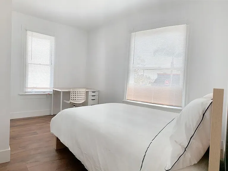 1411 W 25th St — Photo 5