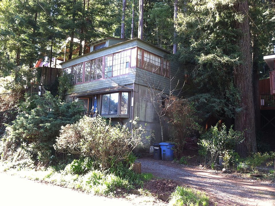 Upstairs unit 1,200 sq.ft. available with great view of Russ