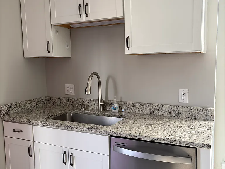 2400 Findley Ave — Photo 6