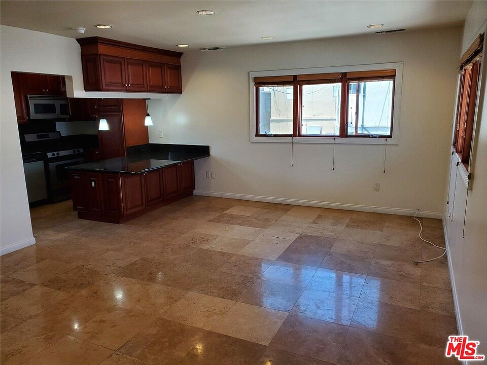 1st image of 1415 Centinela Ave #1415