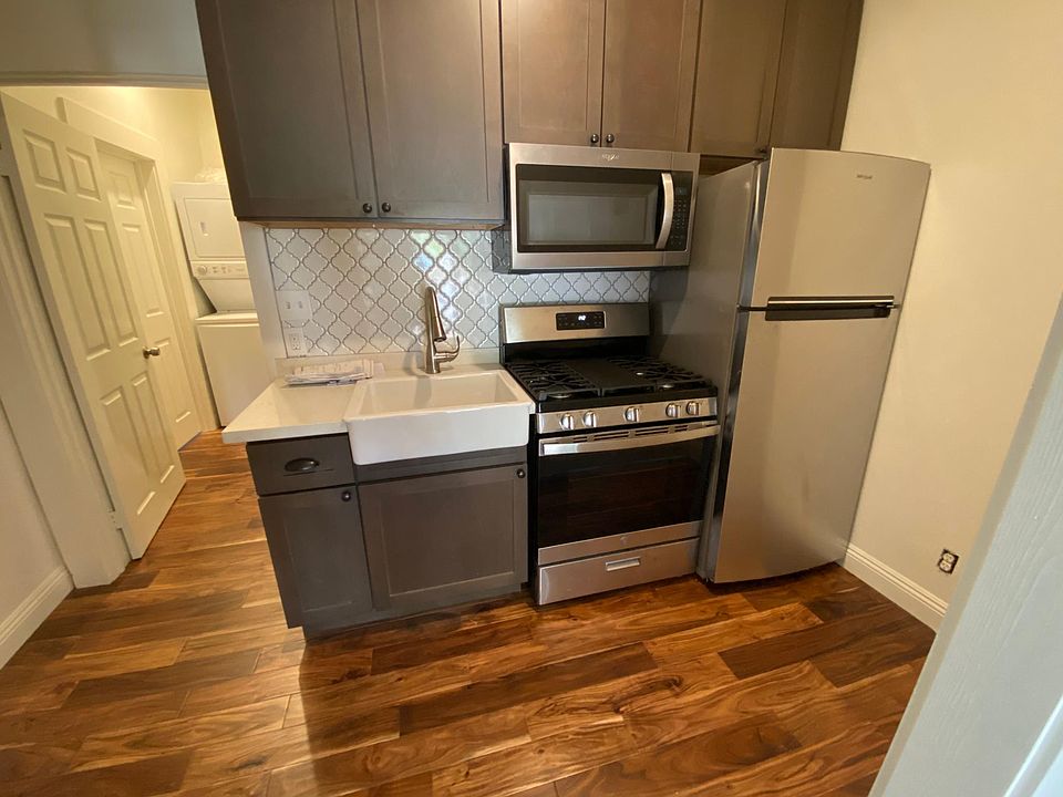 1st image of 130 W Gutierrez St #1