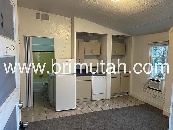 3rd image of 368 S University St #3