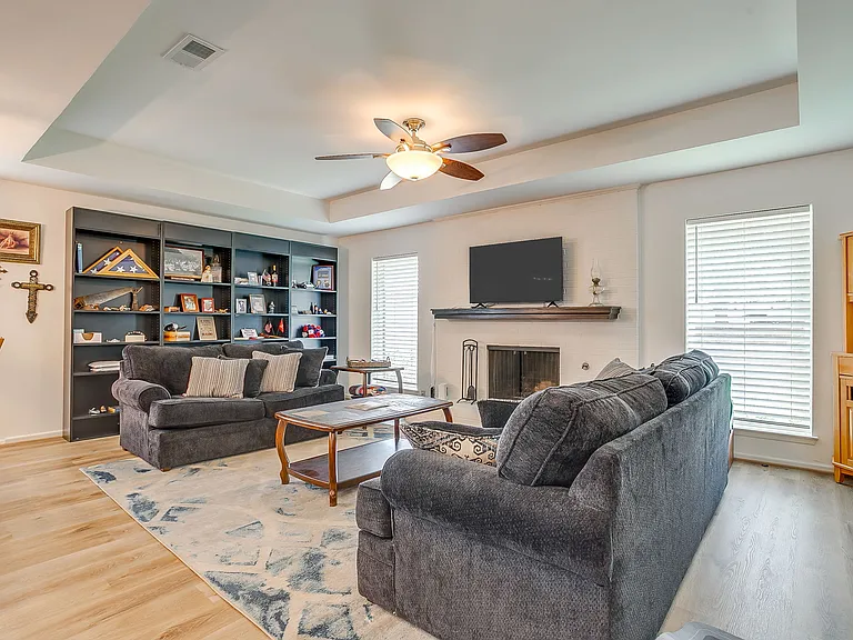 4761 Fieldcrest Dr — Photo 5