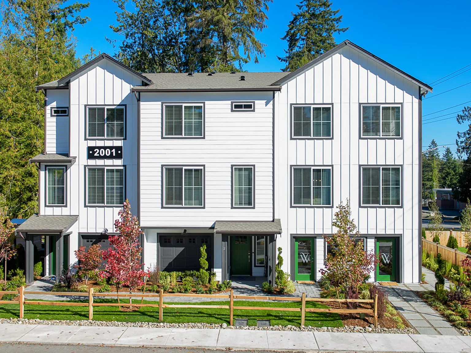 4 Bedroom townhome on greenbelt | 2 Car Garage and Driveway — Photo 2