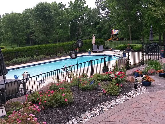 4th image of 8172 Grand Oaks Ct