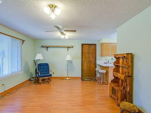 5th image of 2117 Evergreen Ln