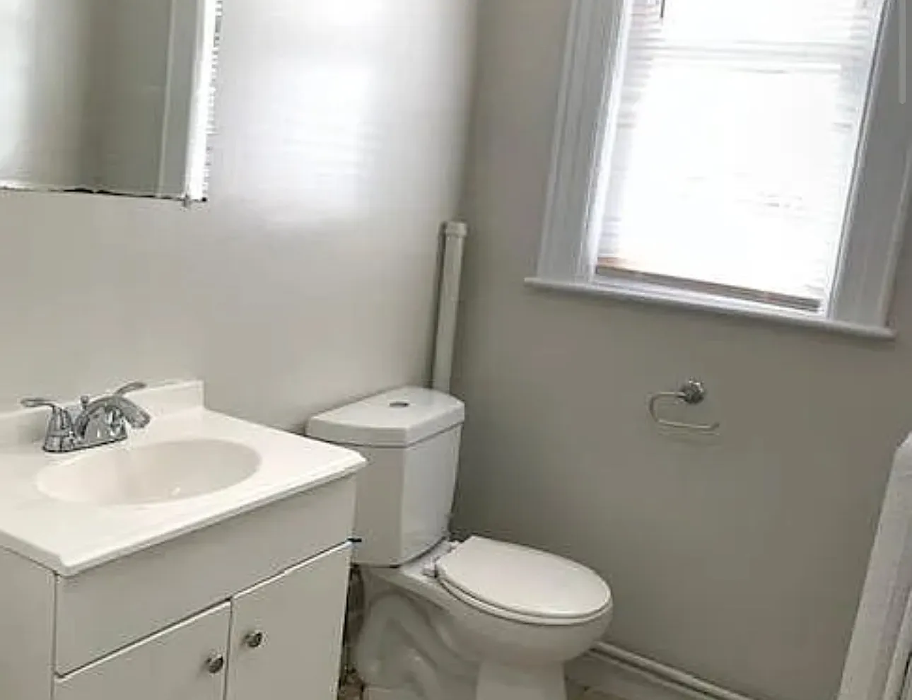 3 bed, 1000 sqft, $2,300 — Photo 3