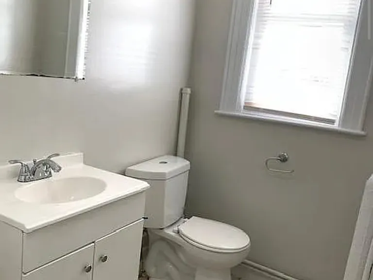 1589 Fairfield Ave #7 — Photo 3
