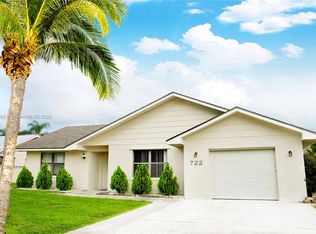 722 SE Thanksgiving Ave, Port Saint Lucie, FL 34984