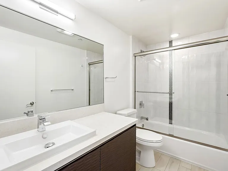 11305 Moorpark St — Photo 46