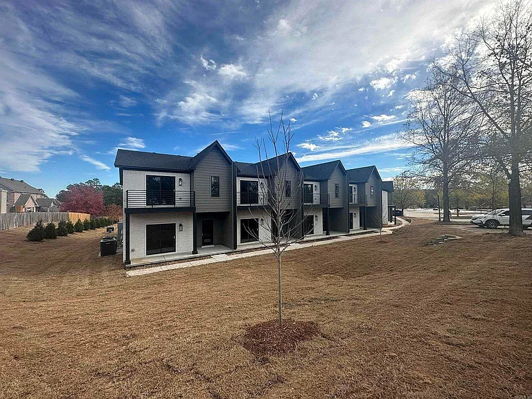 225 Country Club Pkwy #52 — Photo 3
