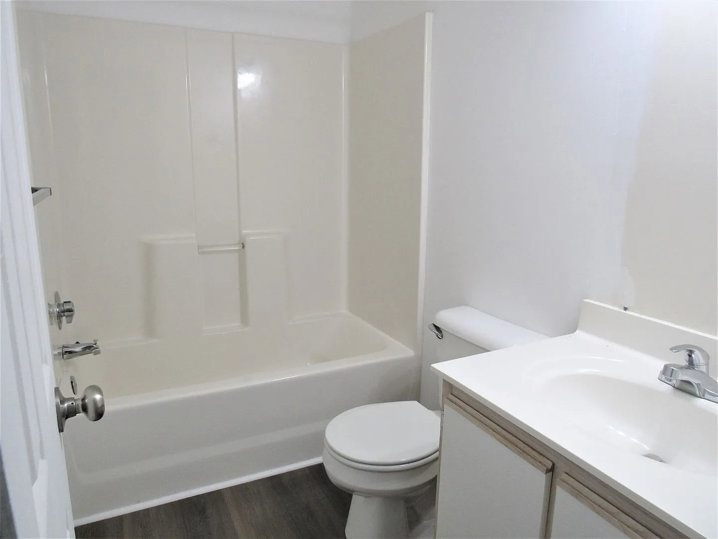 300 Meadowbrook Lane — Photo 4
