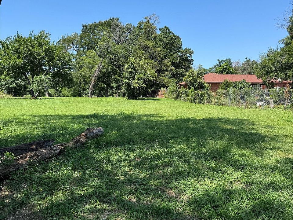 2nd image of 2419 Tallyho Ln