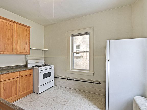 5th image of 2222 Girard Ave S APT 5