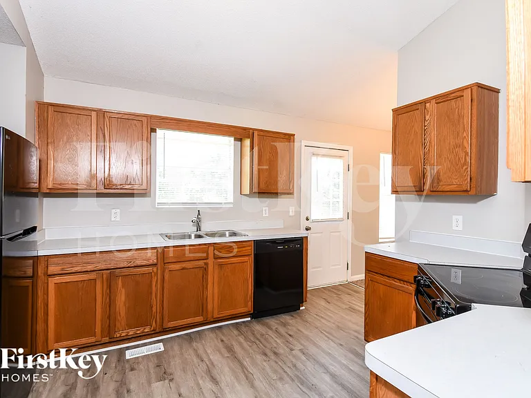 21 Rubie Ln SW — Photo 7