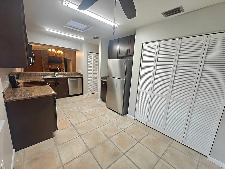 794 Austin Ct — Photo 10