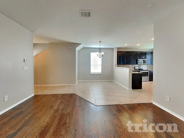 10355 Dunlap — Photo 3