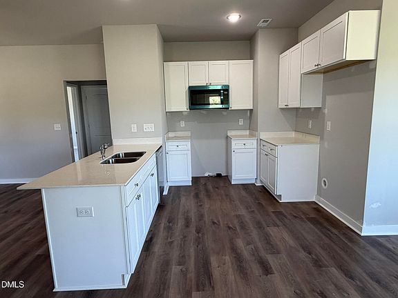 4th image of 25 Jacobs Ridge Dr