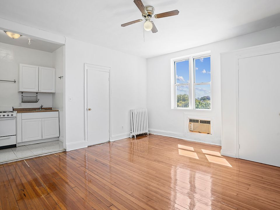 2nd image of 265 Clinton St APT D2