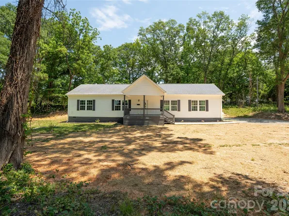 103 E Wilkins St, Dallas, NC 28034