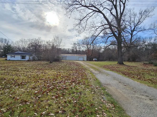 564 129th Ave, Shelbyville, MI 49344