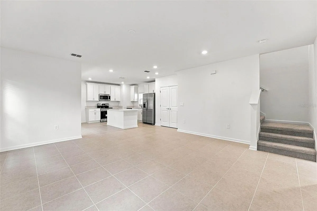 3 bed, 2.5 bath, 1647 sqft, $2,500 — Photo 2