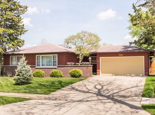 1091 Laurel Dr, Aurora, IL 60506