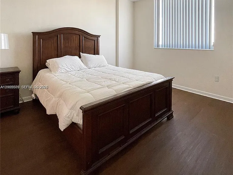 18800 NE 29th Ave #502 — Photo 7