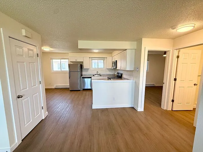 4952 Basswood Dr — Photo 8