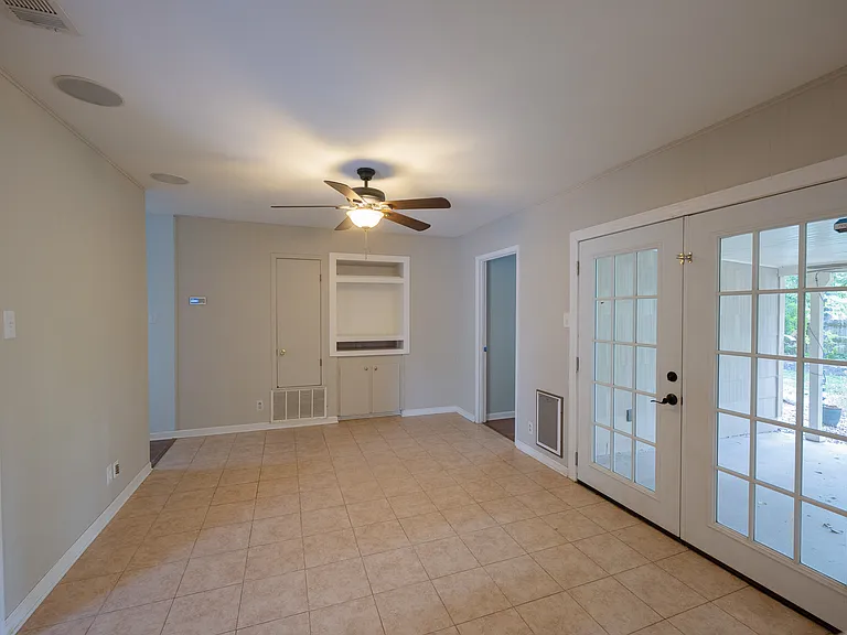 6614 Peachtree Dr — Photo 12