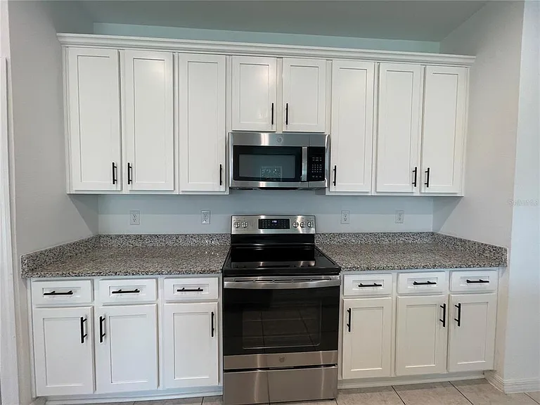 689 Crown Rose Dr — Photo 28