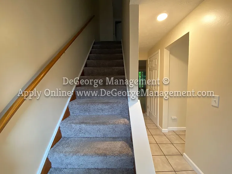Sterling Square Townhomes — Photo 32
