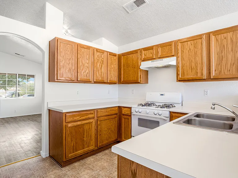 4705 Chow Ct NE — Photo 13