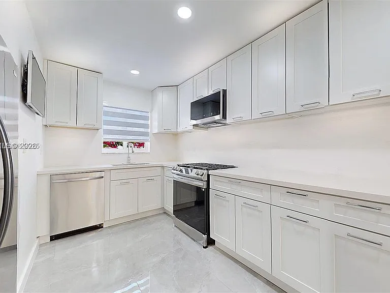 15704 SW 302nd Ter — Photo 8