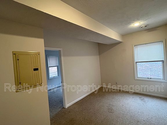 4th image of 12226 Fairview Ct