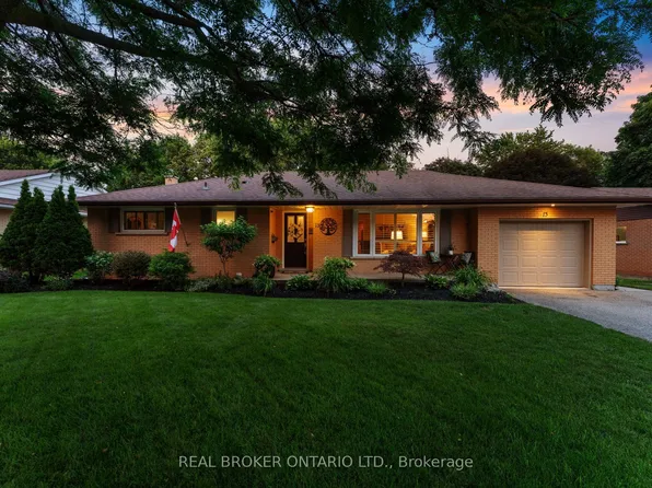 13 Bluebird Pl, Woolwich, ON N3B 1W7