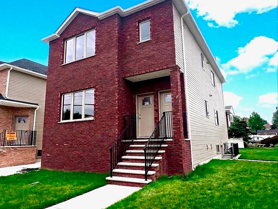 1st image of 471 Stewart Ave #2