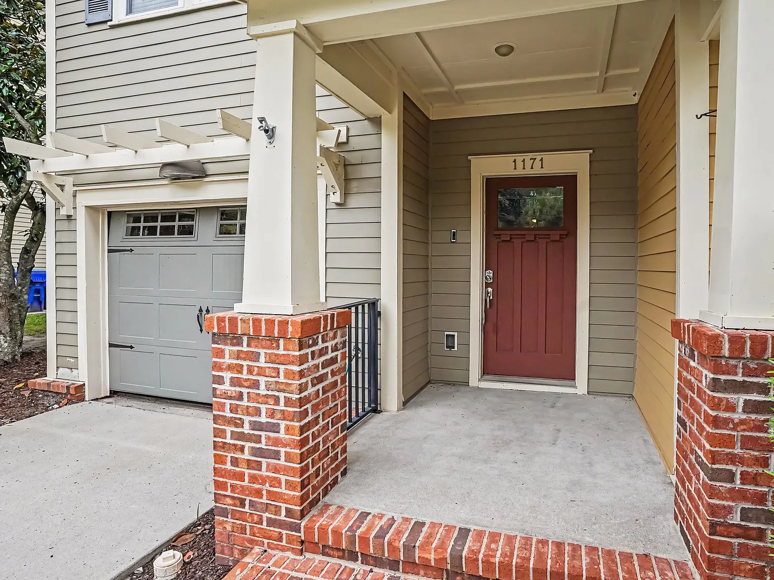 3 bed, 2.5 bath, 2182 sqft, $3,400 — Photo 3