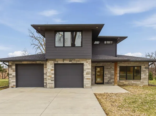 329 Christy St, Carson, IA 51525