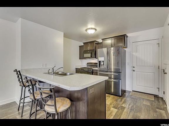 3rd image of 104 E Legacy Parkway